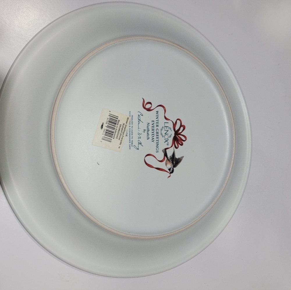 4 Lenox Pattern Winter Greetings Everyday Dinner Plates - Picture 6 of 9
